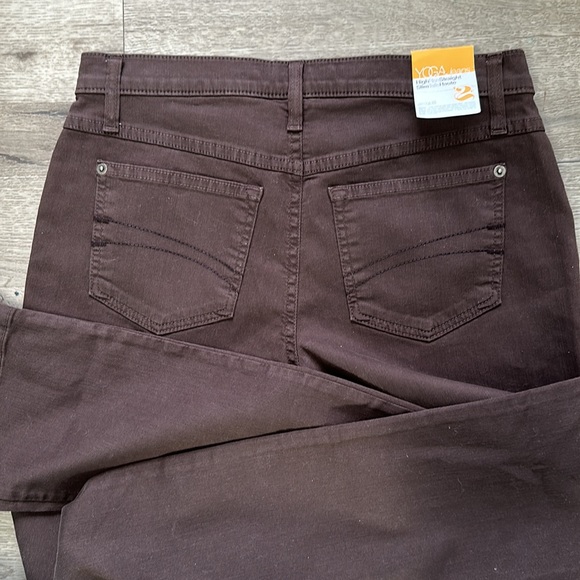 Yoga jeans high rise straight size 30 brown 34” inseam Canadian brand - Picture 5 of 10